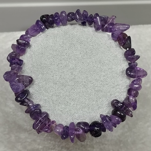 Amethyst Chip Beaded Stretch Bracelet Natural Amethyst Gemstone Chips Purple - Picture 1 of 12